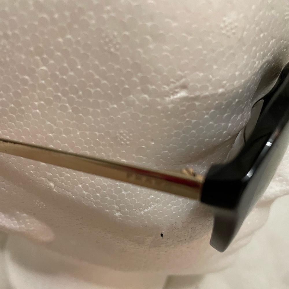 Beautiful Prada Black and Gold Sunglasses - Picture 4 of 14